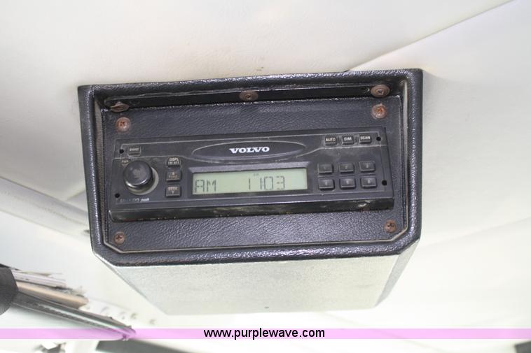 image for item A3228 2001 Volvo WG conveyor truck