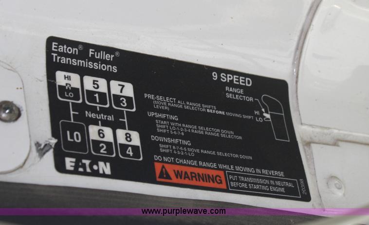 image for item A3228 2001 Volvo WG conveyor truck