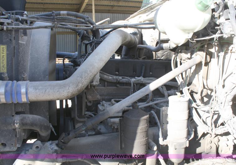 image for item A3228 2001 Volvo WG conveyor truck