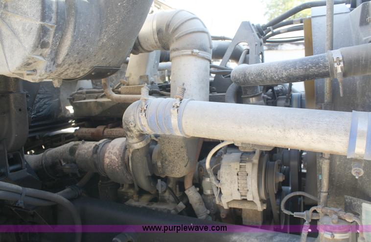 image for item A3228 2001 Volvo WG conveyor truck