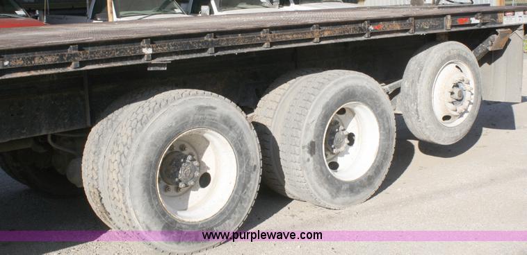 image for item A3228 2001 Volvo WG conveyor truck