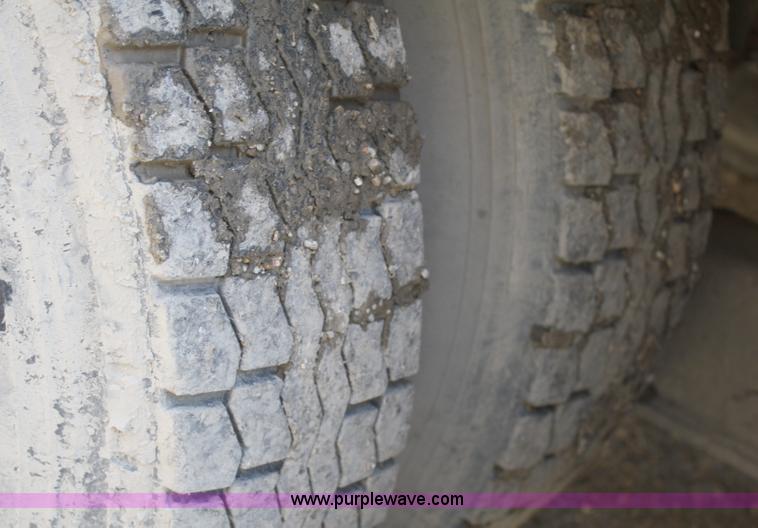 image for item A3228 2001 Volvo WG conveyor truck