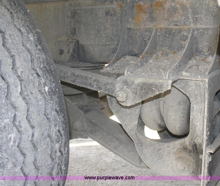 image for item A3228 2001 Volvo WG conveyor truck