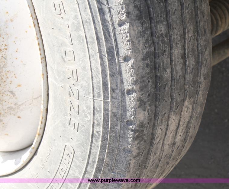 image for item A3228 2001 Volvo WG conveyor truck