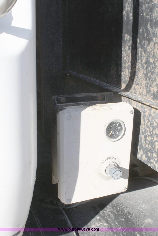 image for item A3228 2001 Volvo WG conveyor truck