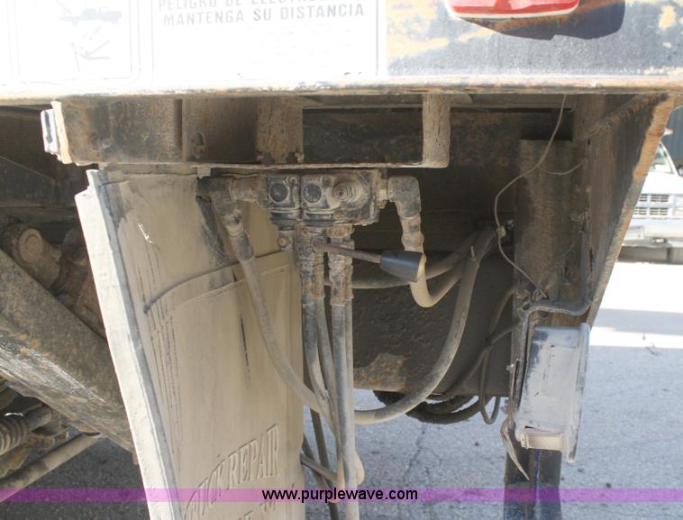 image for item A3228 2001 Volvo WG conveyor truck