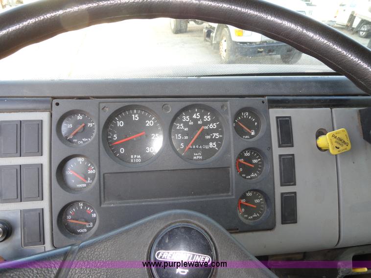 image for item A3229 1996 Freightliner FL70 box truck