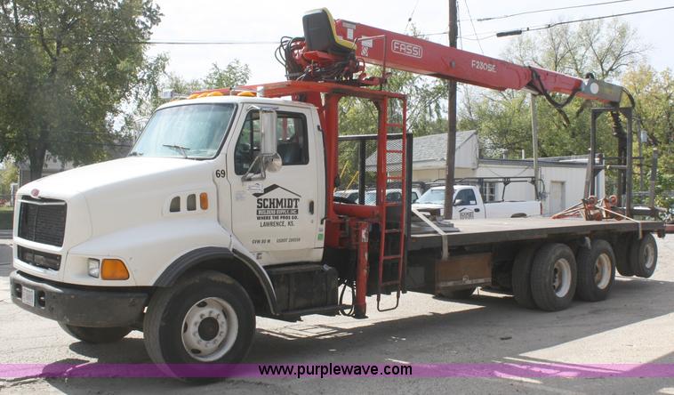 image for item A3236 1998 Ford Louisville LT9513 boom truck