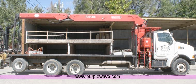 image for item A3236 1998 Ford Louisville LT9513 boom truck