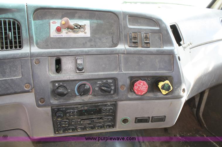 image for item A3236 1998 Ford Louisville LT9513 boom truck