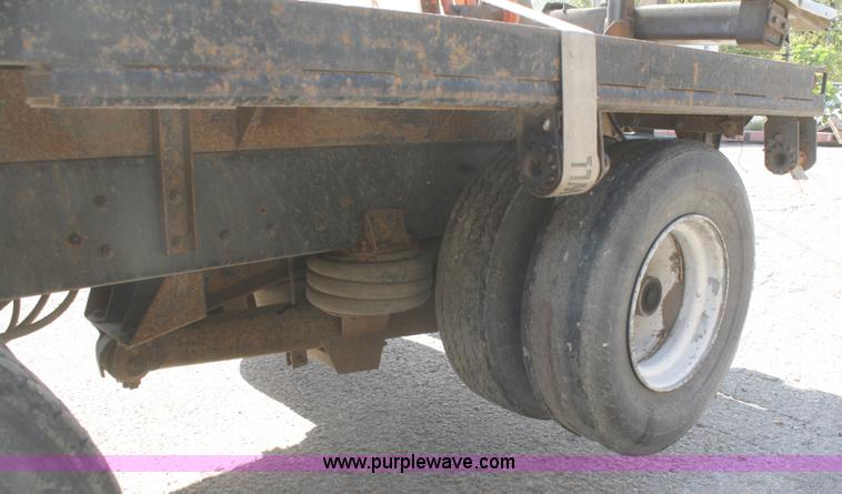 image for item A3236 1998 Ford Louisville LT9513 boom truck