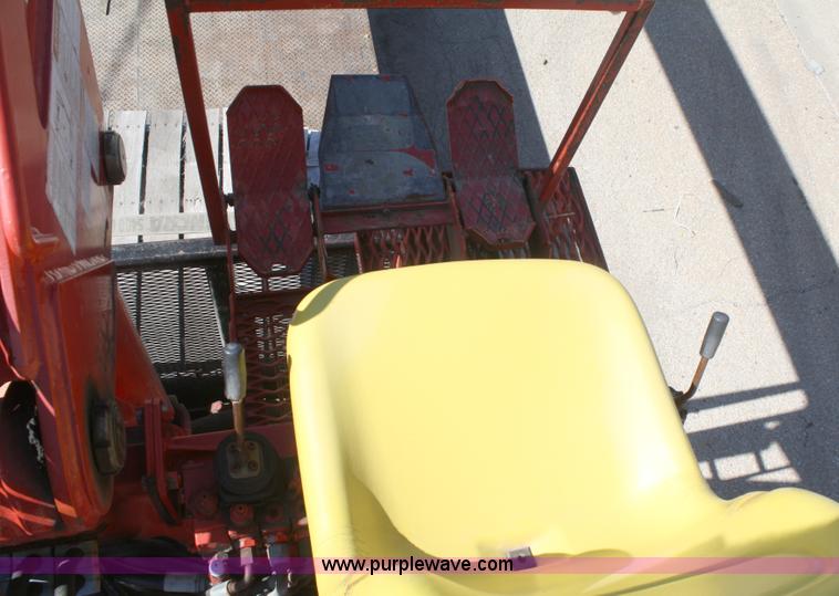 image for item A3236 1998 Ford Louisville LT9513 boom truck