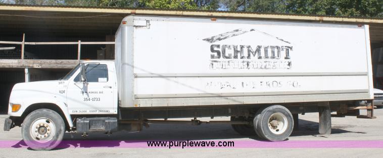 image for item A3237 1995 Ford F800 box truck