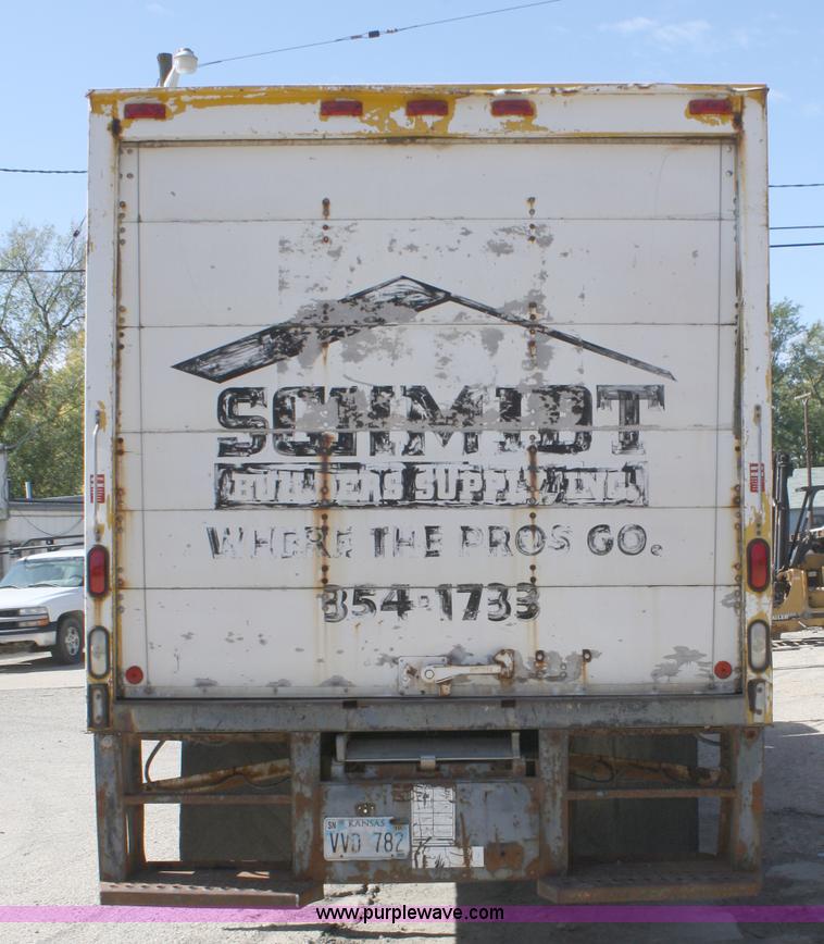 image for item A3237 1995 Ford F800 box truck