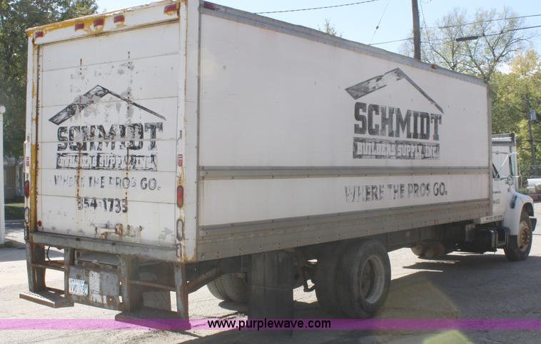 image for item A3237 1995 Ford F800 box truck