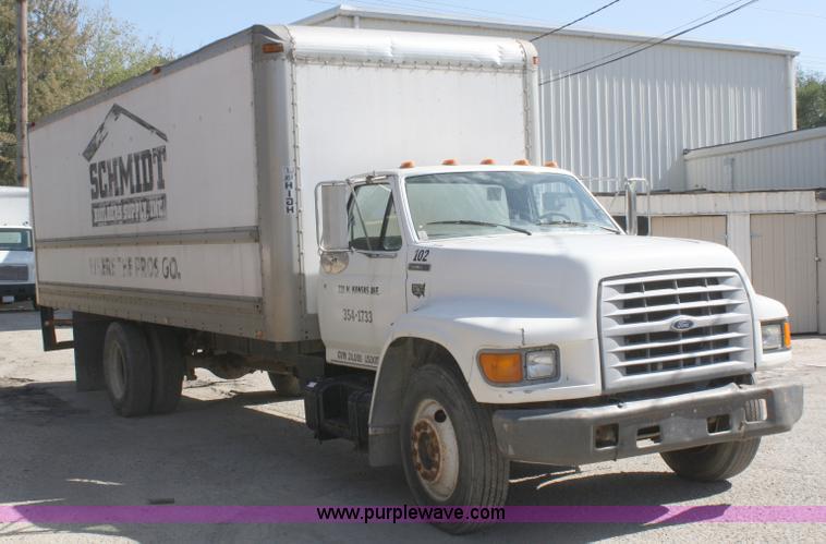 image for item A3237 1995 Ford F800 box truck
