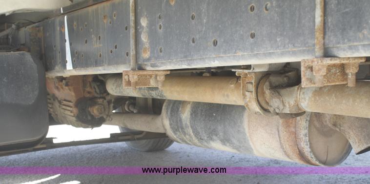 image for item A3237 1995 Ford F800 box truck