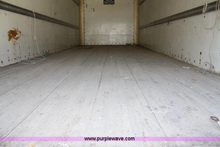 image for item A3237 1995 Ford F800 box truck