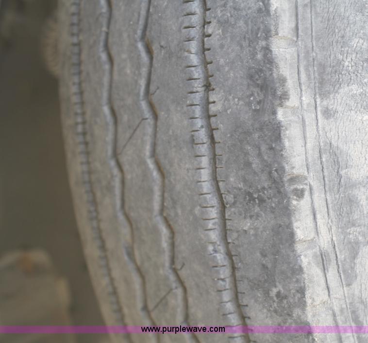 image for item A3237 1995 Ford F800 box truck