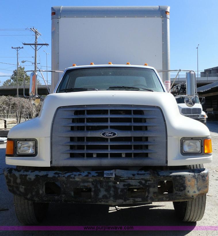 image for item A3253 1998 Ford F700 box truck