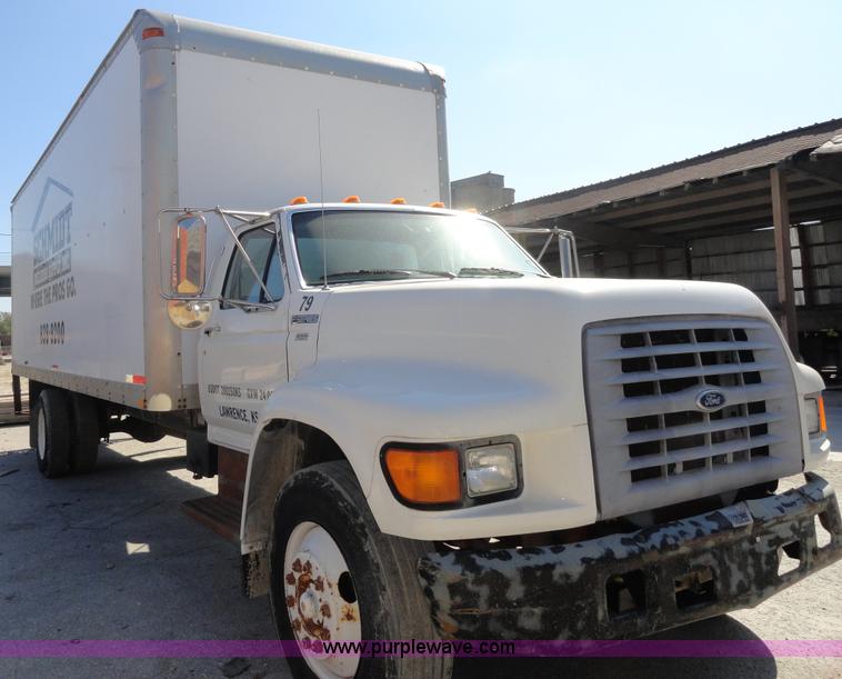 image for item A3253 1998 Ford F700 box truck