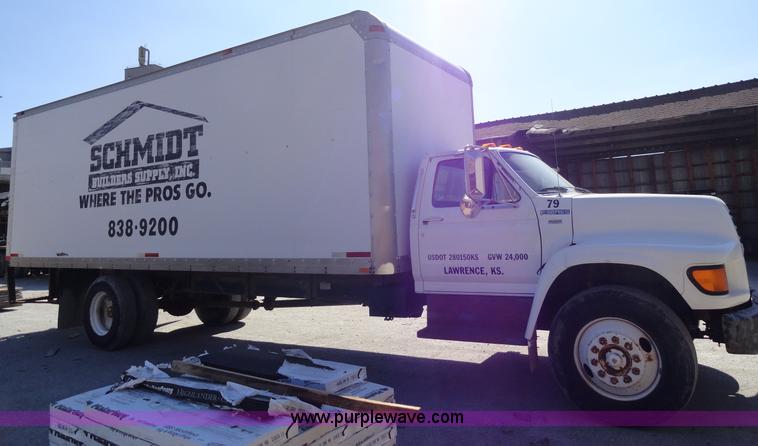 image for item A3253 1998 Ford F700 box truck