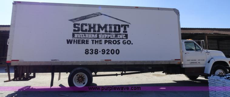 image for item A3253 1998 Ford F700 box truck