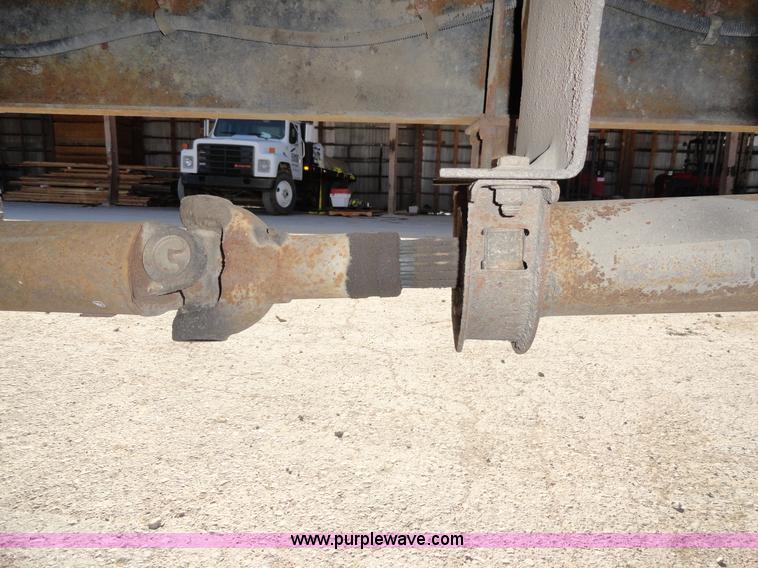 image for item A3253 1998 Ford F700 box truck