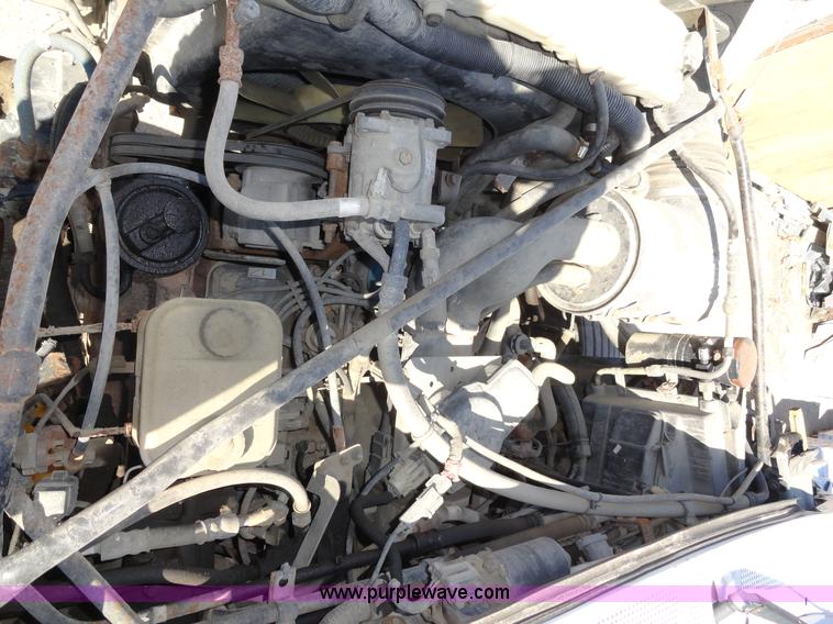 image for item A3253 1998 Ford F700 box truck