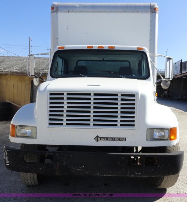 image for item A3254 1999 International 4900 box truck