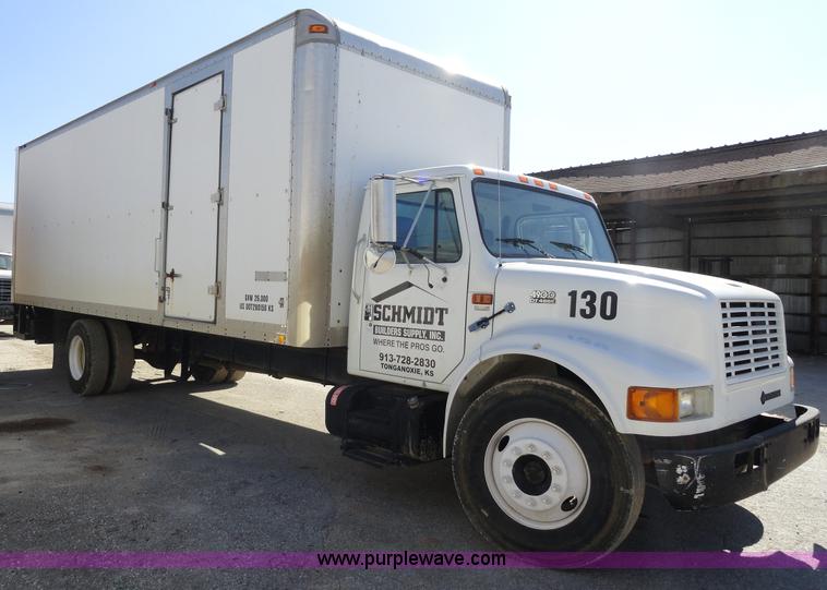 image for item A3254 1999 International 4900 box truck