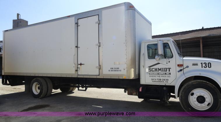 image for item A3254 1999 International 4900 box truck