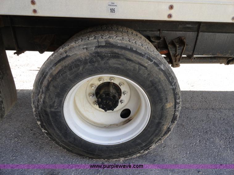 image for item A3254 1999 International 4900 box truck