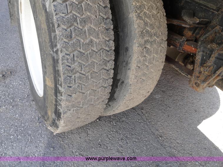 image for item A3254 1999 International 4900 box truck