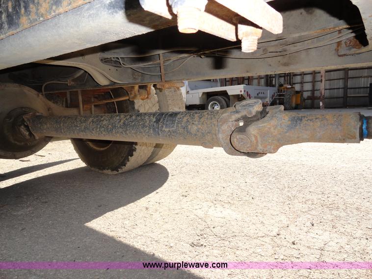 image for item A3254 1999 International 4900 box truck