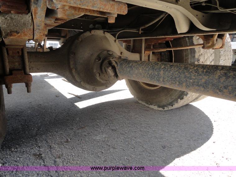 image for item A3254 1999 International 4900 box truck