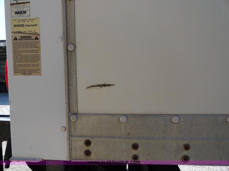 image for item A3254 1999 International 4900 box truck