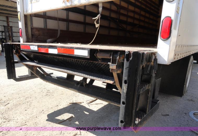 image for item A3254 1999 International 4900 box truck