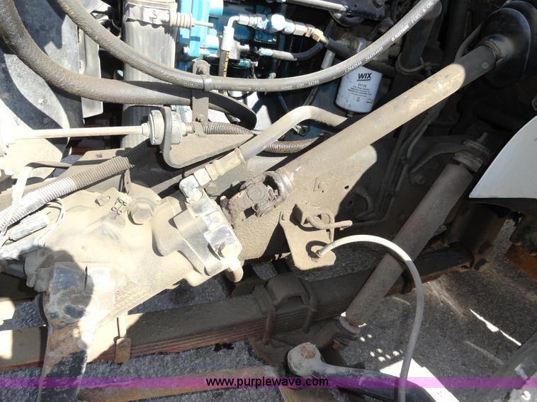 image for item A3254 1999 International 4900 box truck