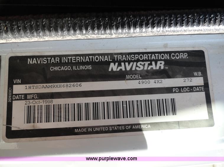 image for item A3254 1999 International 4900 box truck