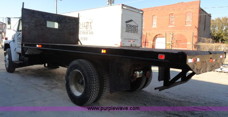 image for item A3259 1989 International 1954 flatbed truck