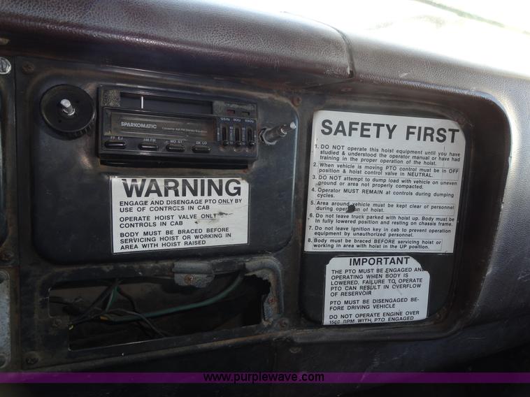 image for item A3259 1989 International 1954 flatbed truck