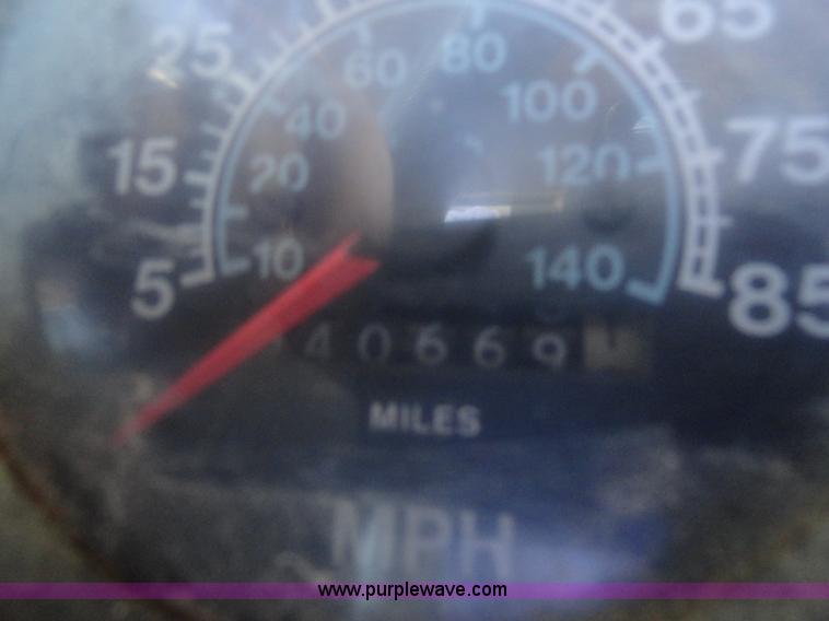 image for item A3259 1989 International 1954 flatbed truck