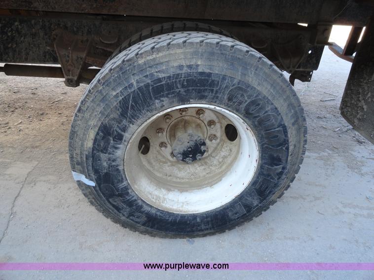 image for item A3259 1989 International 1954 flatbed truck