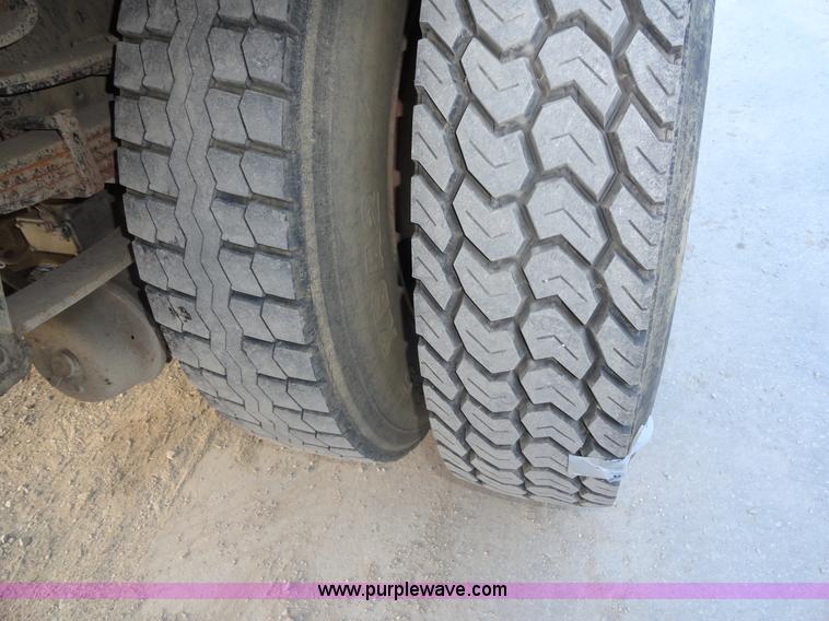 image for item A3259 1989 International 1954 flatbed truck