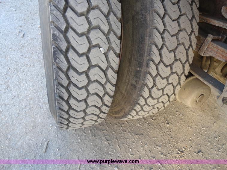 image for item A3259 1989 International 1954 flatbed truck