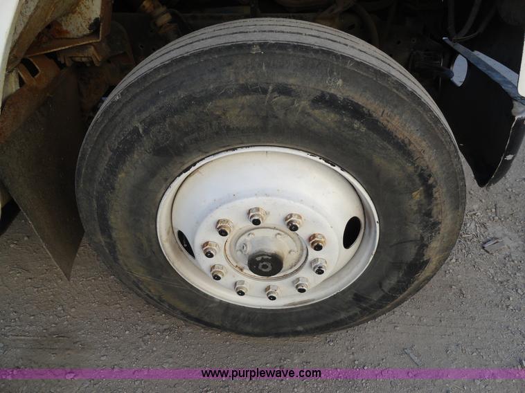 image for item A3259 1989 International 1954 flatbed truck