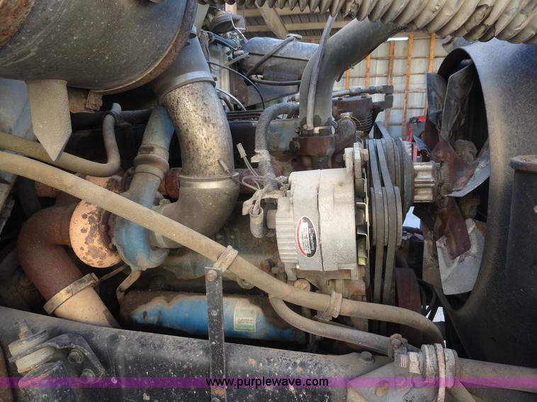 image for item A3259 1989 International 1954 flatbed truck