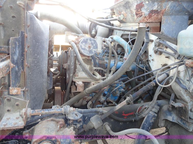 image for item A3259 1989 International 1954 flatbed truck