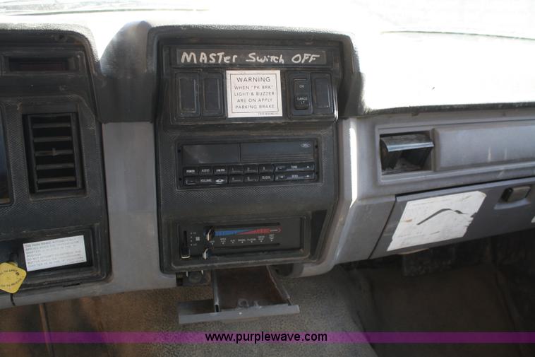 image for item A6535 1998 Ford F700 conveyor truck